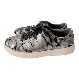 Women Cole Haan Grandpro Metallic Camo
Sneakers Size 9.5